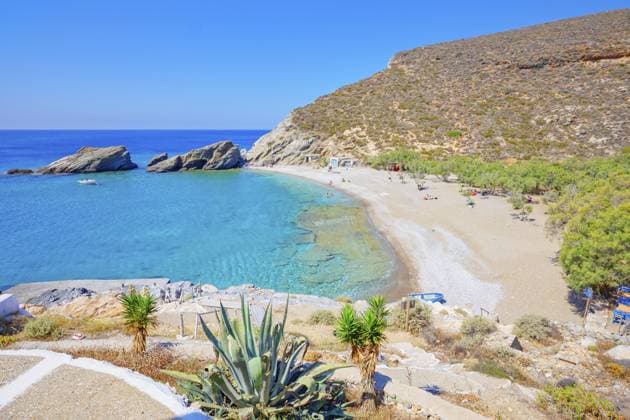 Strand Agios Nikolaos, Agali, Insel Folegandros, Kykladen Inseln, Griechenland, Europa Agios Nikolaos beach, Agali, Folegandros Island, Cyclades Islands, Greece, Europe Copyright: imageBROKER MarcoxSimoni iblsim11905877.jpg
