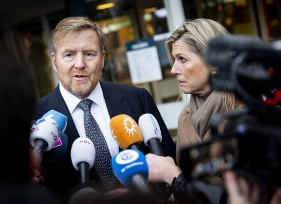 Bilder des Jahres 2024, Entertainment 12 Dezember Entertainment Themen der Woche KW50 Entertainment Bilder des Tages DEN HAAG - King Willem Alexander and Queen Maxima address the press after visiting the disaster site on the Tarwekamp. Two explosions laid several homes in a porch apartment in ruins, killing at least six people. ANP KOEN VAN WEEL netherlands out - belgium out  Copyright: xx x515309730x originalFilename: 515309730.jpg
