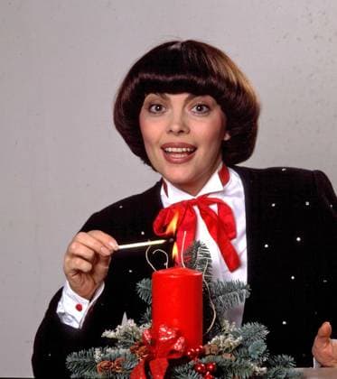 Archivbilder der Woche KW50 ARCHIV: Mireille Mathieu Sängerin Mireille Mathieu , 70er-Jahre ARCHIVAUFNAHME, Datum geschätzt 20241103JWM0194 *** ARCHIVE Mireille Mathieu Singer Mireille Mathieu , 70s ARCHIVE PURCHASE, date estimated 20241103JWM0194