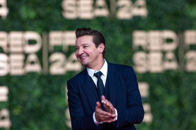 Entertainment Themen der Woche KW50 Entertainment Bilder des Tages Red Sea Film Festival Day 5 - Jeddah Jeremy Renner walks The red carpet to attend a screening at the Culture Square, as part of 4th edition of Red Sea Film Festival in Jeddah, Saudi Arabia, on December 9, 2024. Photo by Balkis Press ABACAPRESS.COM Jeddah Saudi Arabia  Copyright: xBalkisxPress ABACAx