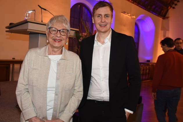 Renate Kuester Hildebrandt Kabarettistin Till Reiners Kabarettist Dieter-Hildebrandt-Preises Traeger 2024 Muenchen 09 12.2024 Alter Rathaussaal Verleihung des Dieter-Hildebrandt-Preises 2024 an Till Reiners durch Stadtdirektor Marek Wiechers Laudatiorin Eva Schulz, Muenchen