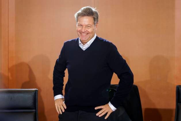 News Bilder des Tages Robert Habeck (Buendnis 90 Die Gruenen), Bundesminister fuer Wirtschaft und Klimaschutz und Vizekanzler, aufgenommen im Rahmen der Kabinettssitzung in Berlin, 11.12.2024. Berlin Deutschland *** Robert Habeck Buendnis 90 Die Gruenen , Federal Minister for Economic Affairs and Climate Protection and Vice Chancellor, recorded during the cabinet meeting in Berlin, 11 12 2024 Berlin Germany Copyright: xKiraxHofmannx