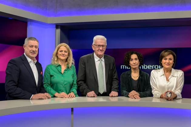 News Themen der Woche KW50 News Bilder des Tages GER, Berlin, Studio, zu Gast bei - maischberger, Polittalk, TV, Format, mit Moderatorin - Sandra Maischberger, Das Erste, aus Adlershof - am Studio 20, im Bild v.l.: Joachim Llambi, Kristina Dunz, Winfried Kretschmann, Sonja Zekri, Sandra Maischberger, 11.12.2024, *** GER, Berlin, Studio, zu Gast bei maischberger, Polittalk, TV, Format, mit Moderator Sandra Maischberger, Das Erste, aus Adlershof am Studio 20, im Bild v l Joachim Llambi, Kristina Dunz, Winfried Kretschmann, Sonja Zekri, Sandra Maischberger, 11 12 2024, Copyright: HMBxMedia UwexKoch
