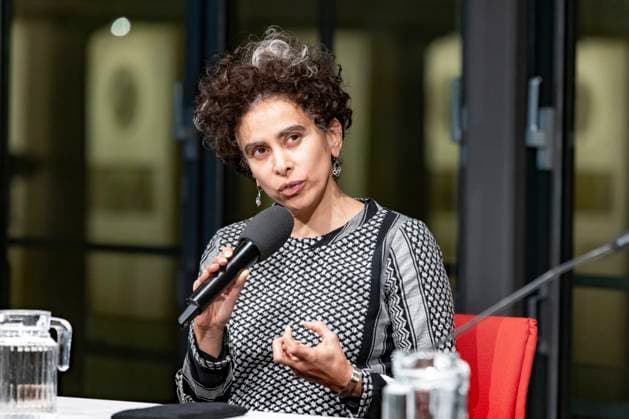 Adania Shiblis Roman Eine Nebensache Adania Shibli Akademie-Dialog: Lesung und Gespräch Adania Shibli und Eva Menasse Adania Shiblis Roman Eine Nebensache in der Akademie der Künste Berlin am 11.12.2024 Foto by gezett Gerald Zörner