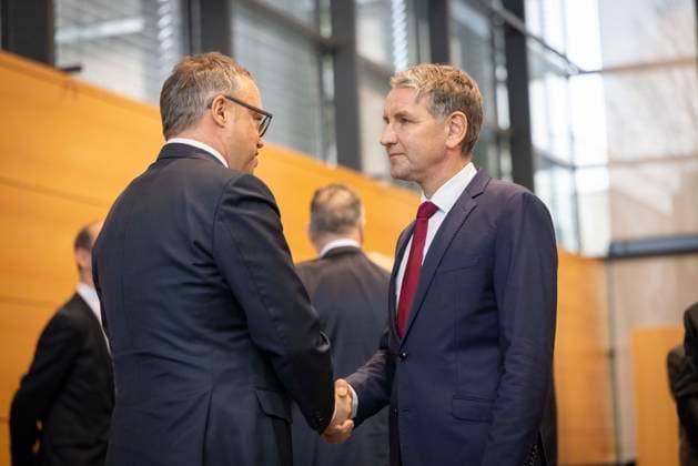 News Themen der Woche KW50 News Bilder des Tages MP Wahl Thueringen 2024 12122024 - Mario Voigt (li) und Bjoern Hoecke (re) +++ Wahl des neuen Thueringer Ministerpraesidenten im Thueringer Landtag. Erfurt Thueringer Landtag Thueringen Deutschland *** MP election Thuringia 2024 12122024 Mario Voigt left and Bjoern Hoecke right Election of the new Thuringian State Premier in the Thuringian State Parliament Erfurt Thuringian State Parliament Thuringia Germany 121224_ppb-40