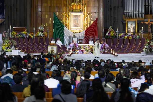 December 13, 2024: Mexico City, Mexico. To celebrate the Virgin of Guadalupe on her day, millions of pilgrims travel from all over Mexico to the Basilica in the country s capital. - ZUMAl178 20241213_znp_l178_003 Copyright: xCristianxLeyvax