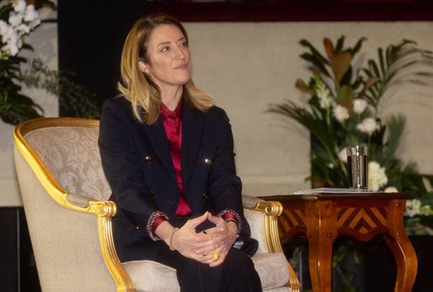 The President of the European Parliament, Roberta Metsola, receives the Forum Europe 2024 Award The President of the European Parliament, Roberta Metsola, during the ceremony in which she received the Forum Europe 2024 Award, at the Royal Palace of Madrid, on December 13, 2024, in Madrid Spain Metsola has received the recognition, for her political career, her contribution to the construction of Europe, her ties of friendship with Spain and her permanent vocation of service and commitment to strengthen the European Union, its traditional values and its strategic autonomy, according to Forum Europe 13 DECEMBER 2024 METSOLA Marta Ferná Madrid Madrid Spain Copyright: xMartaxFernandezxJarax 6404487