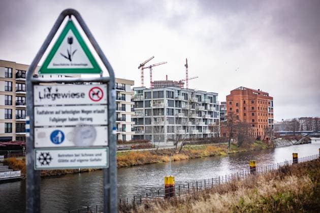 News Bilder des Tages Berlin Mitte OT Moabit; rund um die Heidestraße entsteht zwischen Spandauer Schifffahrtskanal und Invalidenstraße Lehrter Straße Fennstraße das Wohnquartier EUROPACITY - 15.12.2024 Berlin *** Berlin Mitte OT Moabit The EUROPACITY 15 12 2024 Berlin residential quarter is being built around Heidestraße between Spandauer Schifffahrtskanal and Invalidenstraße Lehrter Straße Fennstraße
