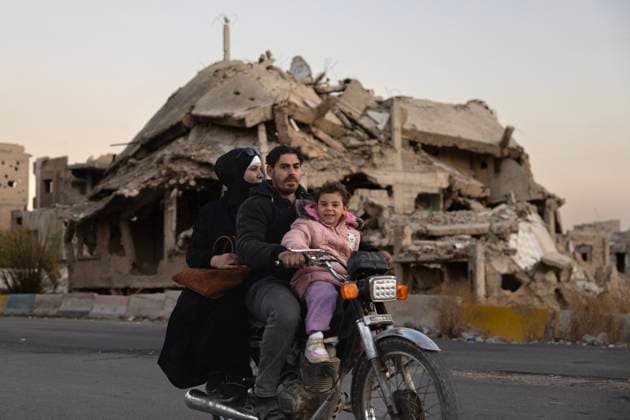 News: Bilder des Jahres 2024, News 12 Dezember News Themen der Woche KW50 Situation In Damascus, After 13 Years of Civil War Situation in Damascus, after the rebels successfully overthrowed the Assad regime in Syria, on December 14, 2024. The 13-year war turned the country’s capital, village on the outskirts of Damascus northeast of the old city, Joubar region, into ruins. Photo by Ugur Yildirim DIA Images ABACAPRESS.COM Damascus Syria  Copyright: xDIAxImages ABACAx