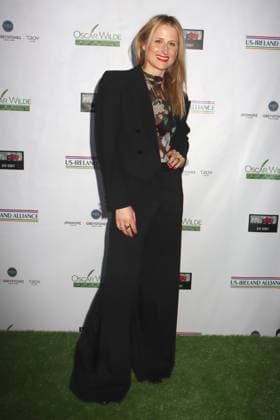 Mamie Gummer 03 09 2023 The 17th annual Oscar Wilde Awards 2023 held at the Bad Robot in Santa Monica, CA Photo by Izumi Hasegawa HollywoodNewsWire.net Santa Monica CA USA EDITORIAL USE ONLY Copyright: xHollywoodNewsWirexInc.x IzumixHasegawa xHollywoodNewsWire.netx hnphotos090066
