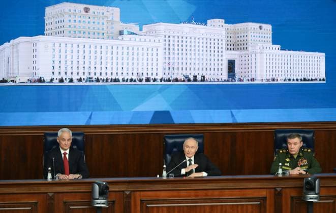 News Bilder der Woche KW51 News Bilder des Tages Russia Defence Ministry Board 8829209 16.12.2024 Russian Defence Minister Andrei Belousov, Russian President Vladimir Putin and Chief of the General Staff of the Russian Armed Forces - First Deputy Defence Minister Valery Gerasimov attend an expanded meeting of the Defence Ministry Board at the National Defence Control Centre in Moscow, Russia. Grigory Sysoev Sputnik Moscow Russia  Copyright: xGrigoryxSysoevx