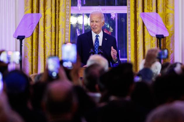 News Bilder der Woche KW51 News Bilder des Tages DC: President and First Lady Biden Host a Hanukkah Holiday Reception President Joe Biden speaks during a Hanukkah holiday reception in the East Room of the White House on December 16, 2024 in Washington, D.C. (Photo by Samuel Corum Pool ABACAPRESS.COM) Washington The White House DC United States  Copyright: xPool ABACAx