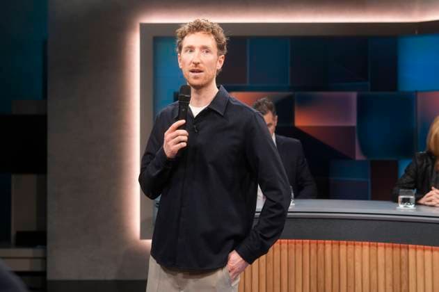 Louis Klamroth in der ARD-Talkshow hart aber fair im Studio Adlershof. Berlin, 16.12.2024