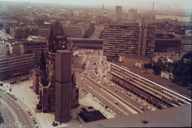 Berlin GER, 20230101,Berlin, Aufnahme ca. 1974, Stadtansicht, Gedächniskirche *** Berlin GER, 20230101,Berlin, photo ca 1974, city view, Gedächniskirche