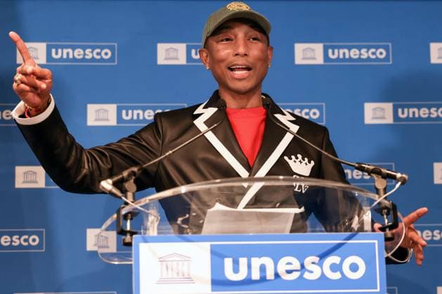 Entertainment Themen der Woche KW51 Bilder des Jahres 2024, Entertainment 12 Dezember Entertainment Bilder des Tages Pharrell Williams named UNESCO Goodwill Ambassador for Arts Education and Entrepreneurship in Paris American rapper, producer and fashion designer Pharrell Williams receives a diploma from UNESCO Director General A Azoulay as a UNESCO Goodwill Ambassador for Arts, Education and Entrepreneurship, at UNESCO Headquarters, in Paris, on December 17, 2024 Stéphane Lemouton Bestimage American rapper, producer and fashion designer Pharrell Williams receives a diploma from UNESCO Director General A Azoulay as a UNESCO Goodwill Ambassador for Arts, Education and Entrepreneurship, at UNESCO Headquarters, in Paris, on December 17, 2024 Paris France  Copyright: xStephanexLemoutonx xBestimagexStephanexLemoutonx xBestimagex