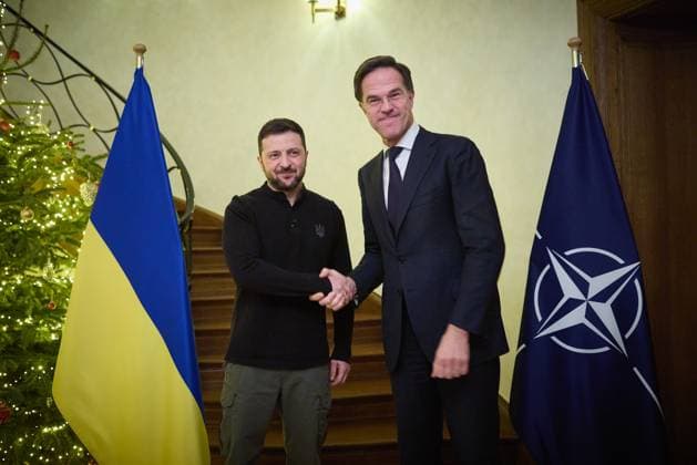 News Bilder der Woche KW51 Praesident Wolodymyr Selenskyj am 18.12.2024 in Bruessel Praesident Wolodymyr Selenskyj am 18.12.2024 in Bruessel. Praesident Wolodymyr Selenskyj trift Nato Generalsekretaer Mark RUTTE. Working Visit of the President of Ukraine to Belgium. Foto:The Presidential Office of Ukraine via SVEN SIMON Fotoagentur - Bruessel Belgien *** President Volodymyr Selenskyj on 18 12 2024 in Brussels President Volodymyr Selenskyj on 18 12 2024 in Brussels President Volodymyr Selenskyj meets Nato Secretary General Poolfoto SvenSimon-ThePresidentialOfficeUkraine ,EDITORIAL USE ONLY