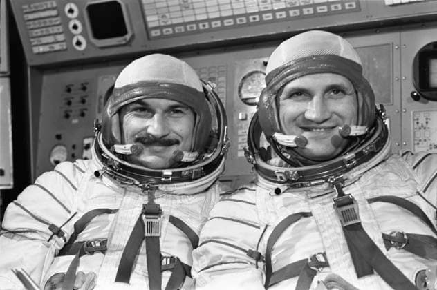 Cosmonauts Volynov and Zholobov 5507928 01.06.1976 Yuri Gagarin Cosmonaut Training Center. Soviet cosmonauts, Soyuz-21 space ship crew members, Boris Valentinovich Volynov, right, and Vitaly Mikhailovich Zholobov. Alexander Mokletsov Sputnik Star City Moscow region Russia  Copyright: xAlexanderxMokletsovx