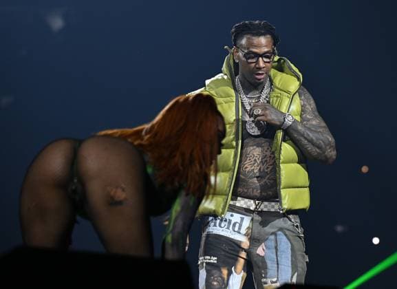 Entertainment Themen der Woche KW51 Moneybagg Yo performs during The Last Lap Tour at The Amerant Bank Arena Featuring: Moneybagg Yo Where: Sunrise, Florida, United States When: 18 Dec 2024 Credit: Robert Bell INSTARimages EDITORIAL USE ONLY. NOT FOR USE BY NEWSPAPERS BASED IN THE UK. Copyright: xx instar54398050