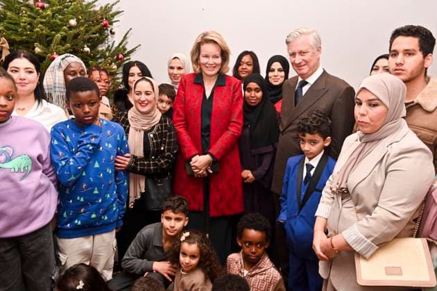 Entertainment Themen der Woche KW51 Entertainment Bilder des Tages Belgian Royals - Christmas Visit Brussels, Belgium. 19 december 2024 Their Majesties King Philippe and Queen Mathilde pay a Christmas visit to the Open Door shelter in Brussels. Open Door - Porte Ouverte ASBL provides accommodation for women over 18, alone or with children, who are temporarily unable to live independently due to the loss of their home or other problems. The association works with them to help them regain their autonomy and a stable home as soon as possible. The King and Queen visit the home and meet staff and residents. In particular, they took part in a work meeting and shared lunch. F.Andrieu Agencepeps CC . Brussels Belgium  Copyright: xContentxCurationx F.Andrieu Agencepeps CCx