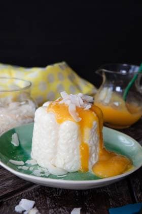 Exotischer Milchreis mit Kokosnuss und Mangososse  Copyright: xZoonar.com BarbaraxNeveux 14158566