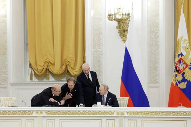 News Bilder der Woche KW51 News Bilder des Tages Russia Putin State Council 8833131 20.12.2024 Russian President Vladimir Putin, Finance Minister Anton Siluanov, First Deputy Prime Minister Denis Manturov and Prime Minister Mikhail Mishustin attend a meeting of the State Council to discuss support measures for families in the country, at the Kremlin in Moscow, Russia. Gavriil Grigorov POOL Moscow Russia  Copyright: xGavriilxGrigorovx