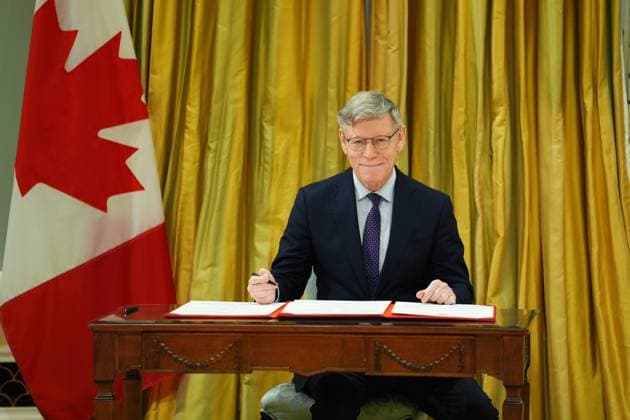 December 20, 2024, Ottawa, On, Canada: Minister of Sport Terry Duguid signs a document during a cabinet swearing-in ceremony at Rideau Hall in Ottawa, on Friday, Dec.20, 2024. Ottawa Canada  - ZUMAc35_ 20241220_zaf_c35_044 Copyright: xSeanxKilpatrickx