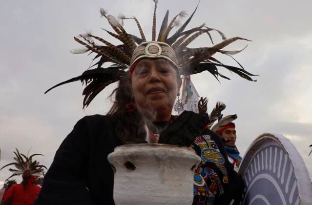 News Bilder des Tages Dancers In Mexico Perform Pre-Hispanic Ceremony To Welcome Winter Solstice Dancers on the Cerro de la Estrella in Mexico City, Mexico, perform a pre-Hispanic ceremony and dance to welcome the winter solstice on December 21, 2024. Mexico City Mexico  Copyright: xGerardoxVieyrax originalFilename: vieyra-notitle241221_npq5d.jpg