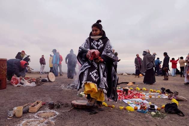 Dancers In Mexico Perform Pre-Hispanic Ceremony To Welcome Winter Solstice Dancers on the Cerro de la Estrella in Mexico City, Mexico, perform a pre-Hispanic ceremony and dance to welcome the winter solstice on December 21, 2024. Mexico City Mexico  Copyright: xGerardoxVieyrax originalFilename: vieyra-notitle241221_npkRC.jpg