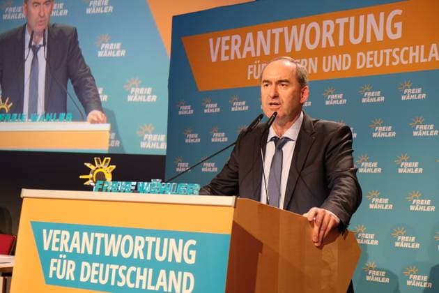 News Bilder der Woche KW51 News Bilder des Tages Amberg Landesversammlung der Freien Waehler in Amberg, 21.12.2024. Hubert Aiwanger (Landesvorsitzender) spricht auf der Landesversammlung der Freien Waehler in Amberg, 21.12.2024. *** Amberg State Assembly of the Independent Voters in Amberg, 21 12 2024 Hubert Aiwanger State Chairman speaks at the State Assembly of the Independent Voters in Amberg, 21 12 2024 Copyright: xEibner-Pressefoto FreiexWaehlerx EP_FWD