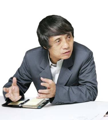 KRT WORLD NEWS STAND ALONE PHOTO SLUGGED: TADAOANDO KRT PHOTOGRAPH BY YOMIURI SHIMBUN (November 15) Tadao Ando, of Osaka, Japan, won the Pritzker Architecture Prize in 1995. (lde) 2004 TOKYO JPN EDITORIAL USE ONLY Copyright: xx MBRx krtphotoslive152279