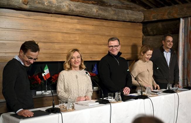 News Bilder der Woche KW51 News Bilder des Tages Sweden s PM Ulf Kristersson (L to R), Italy s PM Giorgia Meloni, Finland s PM Petteri Orpo, EU High Representative for Foreign Affairs and Security Policy Kaja Kallas and PM Kyriakos Mitsotakis of Greece during the press conference of the North-South Summit of Finnish PM Orpo in Saariselkä, Finnish Lapland on December 22, 2024. Inari Finland  Copyright: xAnttixAimo-Koivistox LKFTJK20241222103522CCXI