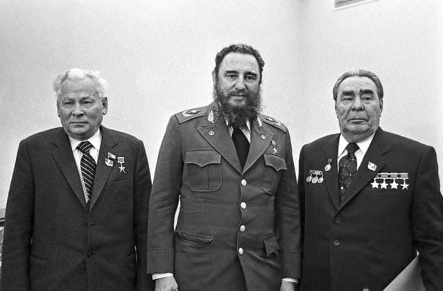 Konstantin Chernenko, left, Secretary of the Central Committee of the Communist Party of the Soviet Union (CPSU), Fidel Castro, centre, first secretary of the Communist Party of Cuba, and Leonid Brezhnev, Secretary General of the CPSU Central Committee, pose for a group photo prior to a talk in the Kremlin, Moscow, Russia, in 1981. (Vasily Yegorov-Eduard Pesov Itar-Tass Abaca Press MCT) Moscow RUS EDITORIAL USE ONLY Copyright: xx 1033347 VasilyxTegorov-EduardxPesovx krtphotoslive222833