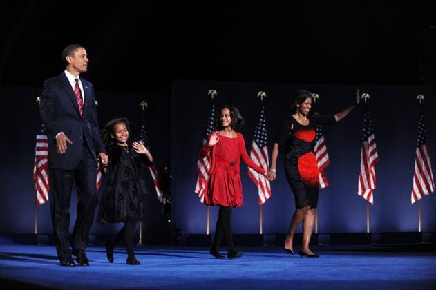 ELECTION Democratic candidate Sen. Barack Obama (D-IL) comes out to greet the crowd, along with his wife, Michelle and children Malia, 10, and Sasha 7, at his Election Night Rally in Grant Park, Chicago, Illinois, November 4, 2008. (Olivier Douliery Abaca Press MCT) CHICAGO IL USA EDITORIAL USE ONLY Copyright: xx 1065298 OlivierxDoulieryx krtphotoslive330430