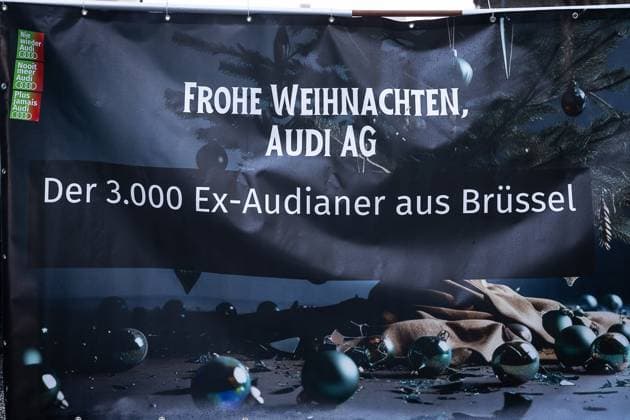 Bilder des Jahres 2024, News 12 Dezember News Themen der Woche KW52 News Bilder des Tages Illustration picture shows a day of action organised by the Audi Brussels unions, on Monday 23 December 2024, in Brussels. The Audi plant in Vorst Forest, Brussels, is due to close at the end of February 2025.  JAMESxARTHURxGEKIERE 109084256