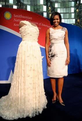Michelle Obama Inaugural gown First lady Michelle Obama presents her 2009 inaugural gown to the Smithsonian s National Museum of American History March 9, 2010 in Washington, D.C. (Olivier Douliery Abaca Press MCT) Washington DC USA EDITORIAL USE ONLY Copyright: xx 1085697 OlivierxDoulieryx krtphotoslive405400