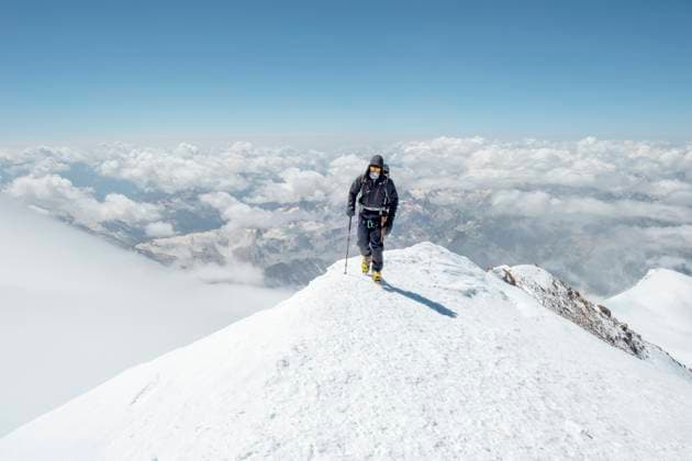 Creative Highlights Symbolbilder Russia, Upper Baksan Valley, Caucasus, Mountaineer ascending Mount Elbrus model released, Symbolfoto, ALRF01299