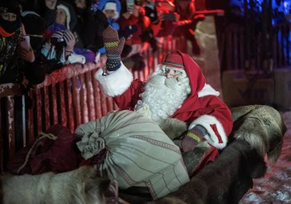 Entertainment Themen der Woche KW52 Entertainment Bilder des Tages Finnland, Weihnachtsmann startet seine Reise in Rovaniemi Santa Claus, also known as Father Christmas, left to his long Christmas journey from the Santa s Village at the Arctic Circle in Finnish Lapland in Rovaniemi, Finland, on December 23, 2024. Rovaniemi Finland  Copyright: xJounixPorsangerx LKFTVX20241223202712CMQJ