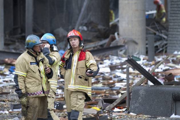 NORWAY-EXPLOSION A crushing explosion led to evacuations of office buildings near the government headquarters in downtown Oslo, Norway, on Friday, July 22, 2011. The blast blew out most windows on the 17-story building, as well as nearby ministries. (Tom Hansen Stella Pictures Abaca Press MCT) Oslo Norway EDITORIAL USE ONLY Copyright: xx 1108666 HansenxTomx krtphotoslive499223