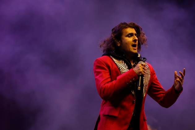 Entertainment Themen der Woche KW52 Entertainment Bilder des Tages Sonu Nigam performs live at a Concert in Kathmandu, Nepal - 25 Dec 2024 Sonu Nigam, an acclaimed Indian playback singer, performs live during a concert organized by Nepali Touch Nepal at the Hyatt Regency Hotel premises in Kathmandu. Kathmandu Nepal Copyright: xSkandaxGautamx xSOPAxImagesx _KAN8667