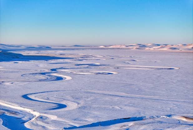 Creative Highlights World Winding River An aerial photo shows the scenery of the winding Mogoler River after snow in Hulunbuir, Inner Mongolia, China, on December 26, 2024. Hulunbuir Inner Mongolia China  Copyright: xCFOTOx originalFilename: cfoto-windingr241226_np0dK.jpg