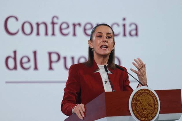 Sheinbaum Holds A Press Briefing - Mexico City Mexico’s President, Claudia Sheinbaum speaking about the tax system and the Mexicana de Aviación s first anniversary during a briefing conference at National Palace. Mexico City, Mexico, December 26, 2024. Photo by Carlos Santiago Eyepix Group ABACAPRESS.COM Mexico City Mexico  Copyright: xEyepix ABACAx