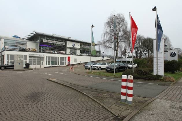 Niederlassung von Volkswagen am Wiesendamm (Volkswagen Automobile Hamburg Wiesendamm). Winterhude Hamburg