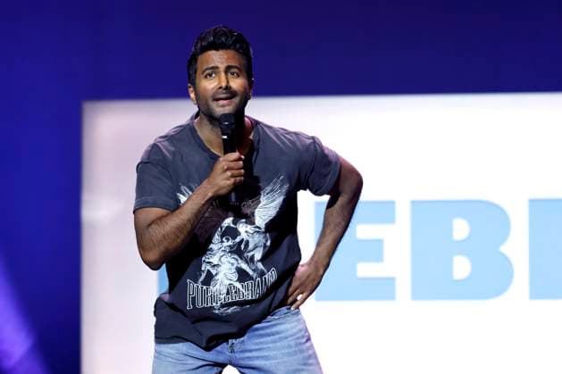 Entertainment Themen der Woche KW52 Motivationscoach Biyon Kattilathu bei seiner Show LEBE. LIEBE. LACHE. in der Lanxess-Arena. Köln, 28.12.2024 NRW Deutschland *** Motivational coach Biyon Kattilathu at his show LEBE LIEBE LACHE in the Lanxess Arena Cologne, 28 12 2024 NRW Germany Copyright: xChristophxHardtx