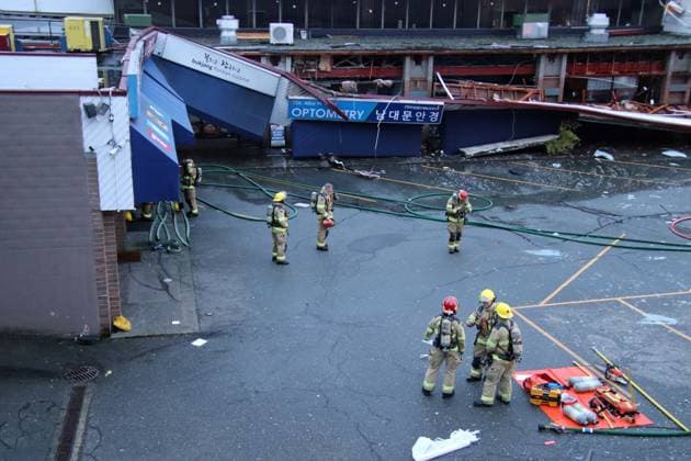 December 29, 2024, Coquitlam, Bc, CANADA: First responders attend the scene after an explosion at strip mall in Coquitlam, B.C. on Sunday Dec. 29, 2024. Coquitlam CANADA  - ZUMAc35_ 20241229_zaf_c35_010 Copyright: xShanexMackichanx