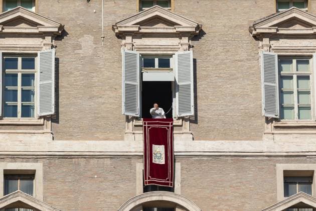 News Themen der Woche KW52 News Bilder des Tages Italy: Pope Francis s First Sunday Angelus of the Jubilee Pope Francis during the Angelus from the Apostolic Palace of St. Peter s Basilica in Rome, December 29, 2024 Rome Italy Copyright: MatteoxNardone