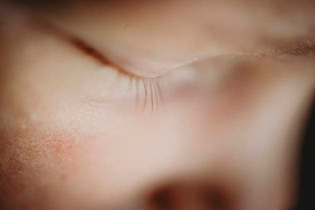 Creative Highlights Symbolbilder Newborn baby eyelashes close up detail Munich, Bavaria, Germany CR_TANI241229-1531391-01 ,model released, Symbolfoto
