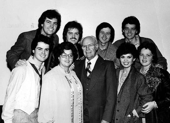 jay, Merrill, Wayne, Alan, .Donny, George, and Marie Osmond. 1979.marieosmondretro  - ZUMAg49_ 20060803_zaf_g49_003 Copyright: xGlobexPhotosx