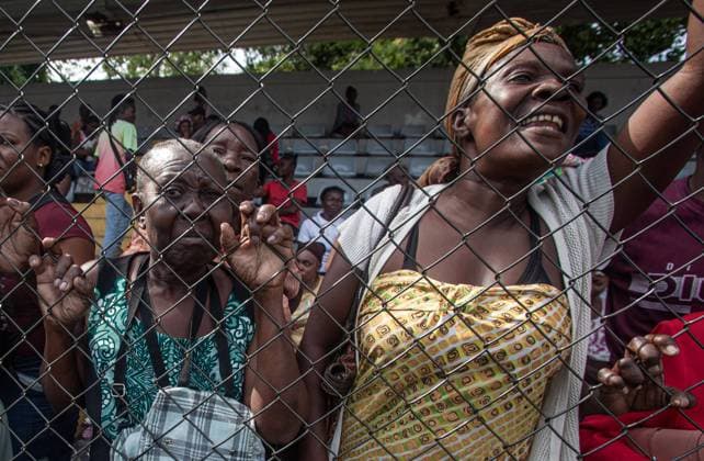 Bilder des Jahres 2025, News 01 Januar News Themen der Woche KW01 News Bilder des Tages January 3, 2025, Port-au-Prince, Port-au-Prince, Haiti: Refugees fleeing armed gangs receive aid and social assistance from the Haitian government in Port-au-Prince. Port-au-Prince Haiti - ZUMAn318 20250103_zip_n318_010 Copyright: xPatricexNoelx
