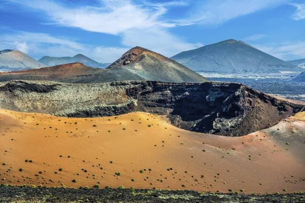 2016, Raimund Franken, Model Release:Not, Property Release: Not Timanfaya Nationalpark, Lanzarote, Feuerberge des Timanfaya Nationalparks, Montanas del Fuego, ESP, Spanien, Kanaren, kanarische Inseln, Atlantik, Lanzarote, Biosphaerenreservat, Vulkan, Vulkanismus, Vulkaninsel, Lavafelder, Insel, Aufnahmedatum, Europa 2016, Raimund Franken, Model Release:Not, Property Release: Not Timanfaya National Park, Lanzarote, Fire Mountains of Timanfaya National Park, Montanas del Fuego, ESP, Spain, Canary Islands, Canary Islands, Atlantic Ocean, Lanzarote, biosphere reserve, volcano, volcanism, volcanic island, lava fields, island, recording date, Europe Copyright: imageBROKER RaimundxFranken iblrfn12047003.jpg