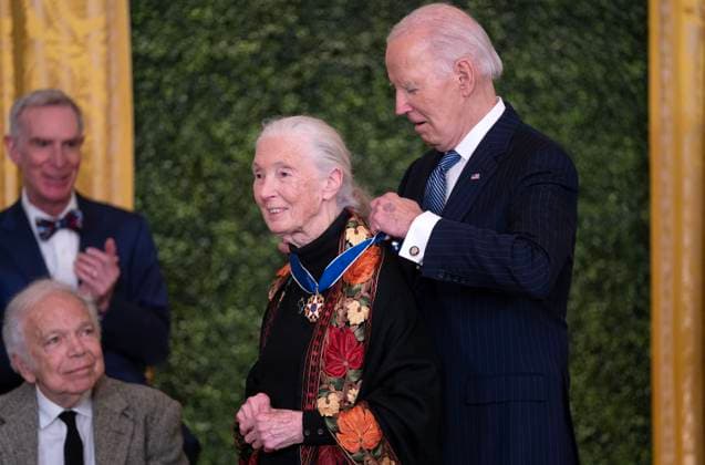 January 4, 2025, Washington, District Of Columbia, USA: United States President Joe Biden presents ethologist and conservationist Jane Goodall with the Presidential Medal of Freedom during a ceremony in the East Room of the White House on Saturday January 4, 2025. The Presidential Medal of Freedom is the Nation™s highest civilian honor, presented to individuals who have made exemplary contributions to the prosperity, values, or security of the United States, world peace, or other significant societal, public or private endeavors Washington USA - ZUMAs152 20250104_faa_s152_030 Copyright: xLeighxVogelx-xPoolxviaxCNPx